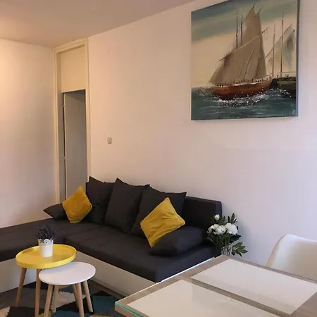 Petra Apartment *